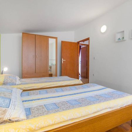 Apartments Alaga Tribunj  Bagian luar foto