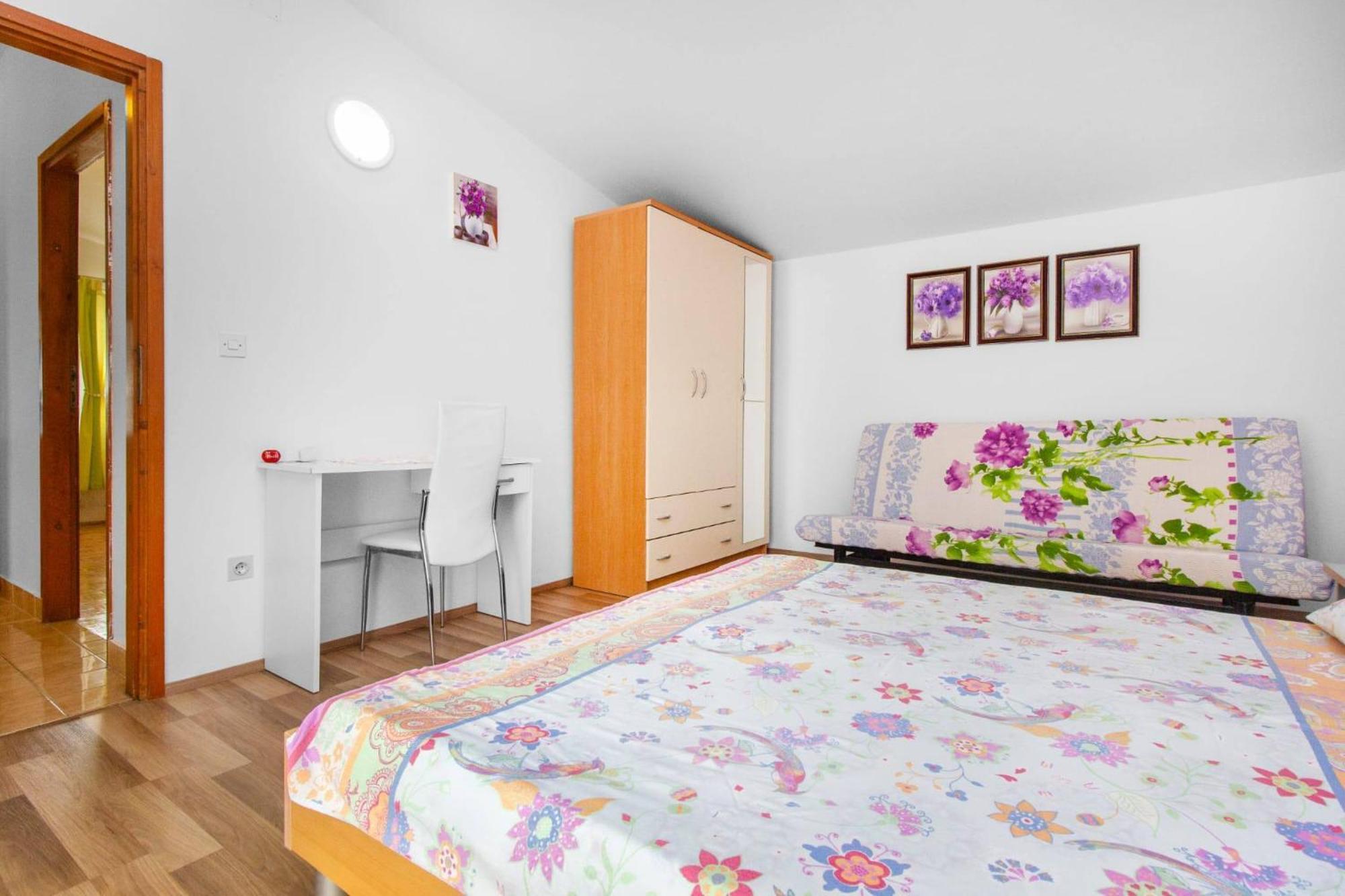 Apartments Alaga Tribunj  Bagian luar foto